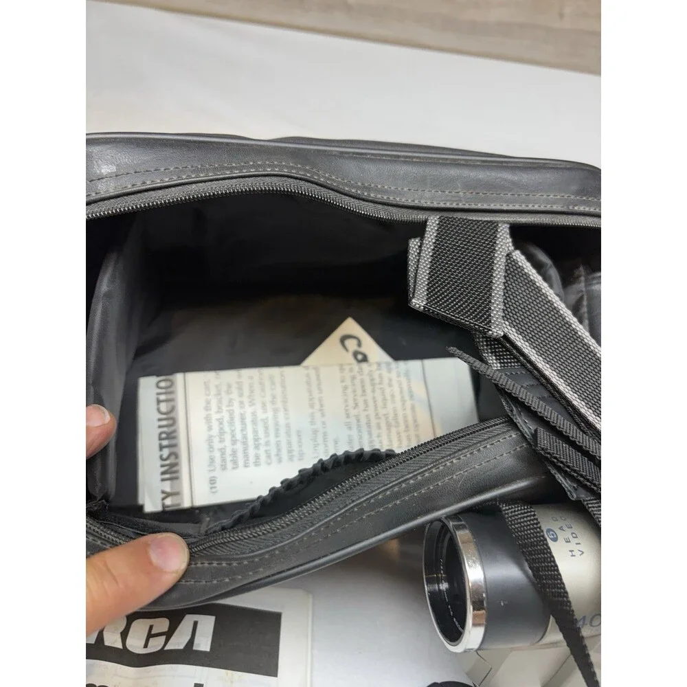 RCA AutoShot CC6364 VHS-C Camcorder Camera 400X Digital Zoom Case & Plug Charger